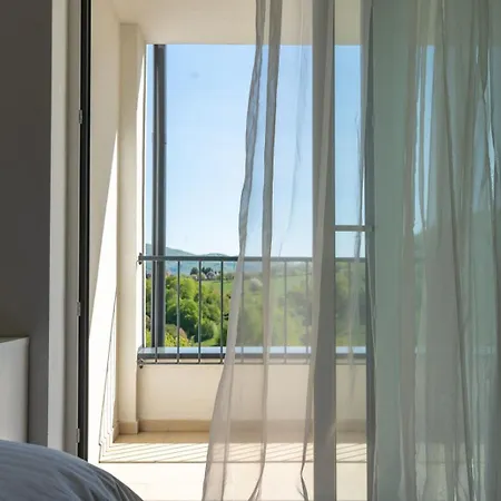 דירה Sekvoja